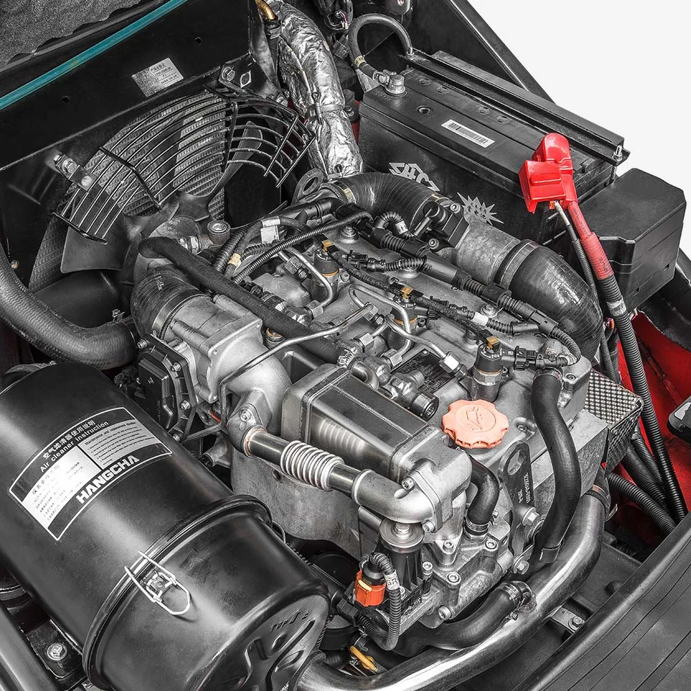 Dyzelinio/dujinio krautuvo variklis